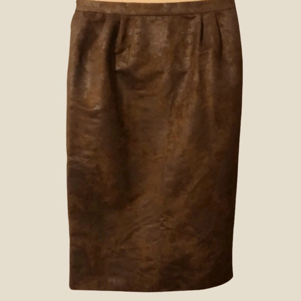 Suede Cloth Skirt with Embossed Pattern